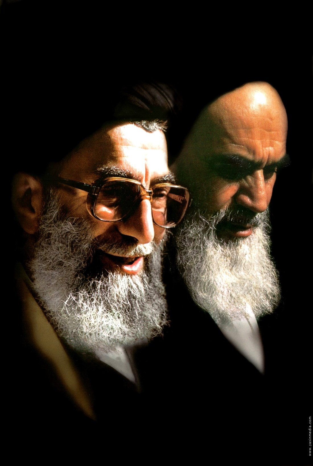 دانلود  زندگی نامه امام خامنه ای (3)